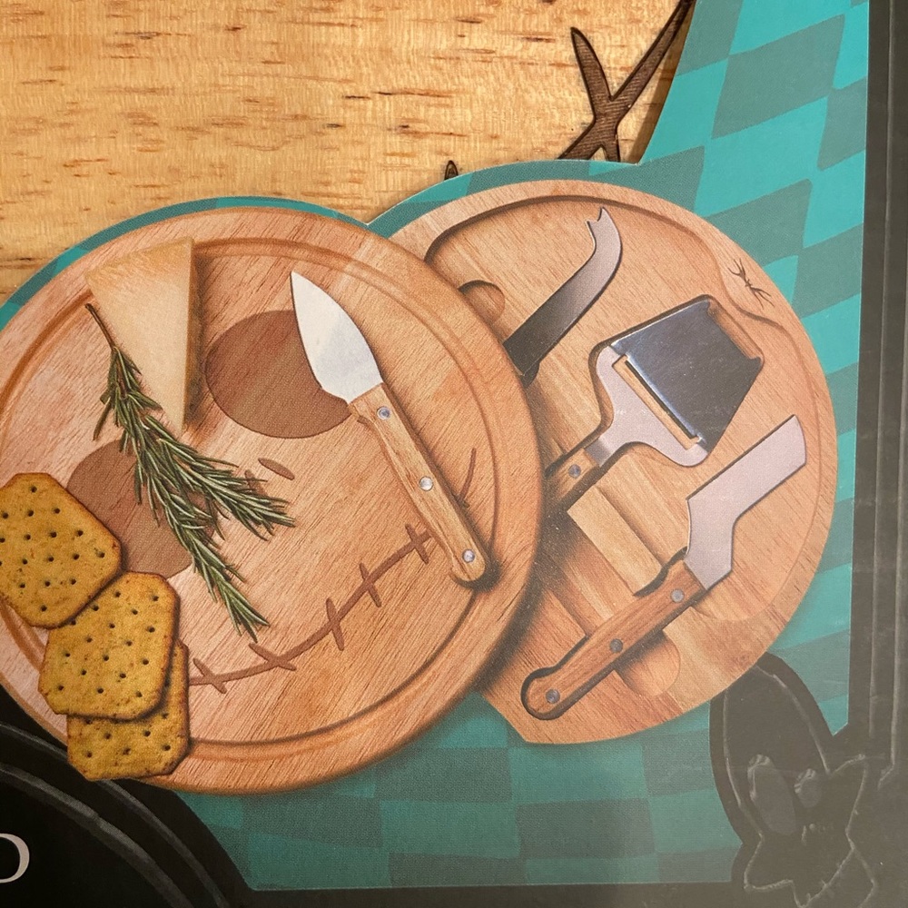 Nightmare Before Christmas Cheese Board Tools Set - Picture 3 of 5
